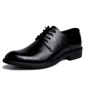 Erkekler Elbise Ayakkabı Gölge Patent deri makosenler Düz Renk Trend Damat Düğün Ayakkabı Erkekler Lüks Stil Siyah Oxford Ayakkabı