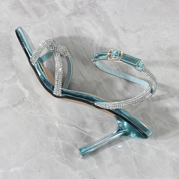 Kadın ayakkabısı 2022 yaz yeni Zincir örgülü yay yüksek topuklu kadın sandalet moda toka parti stiletto sandalet 9CM